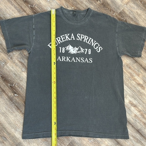 Comfort Colors Tee Shirt Eureka Springs Arkansas Size Medium Gray White Graphic - Picture 7 of 9